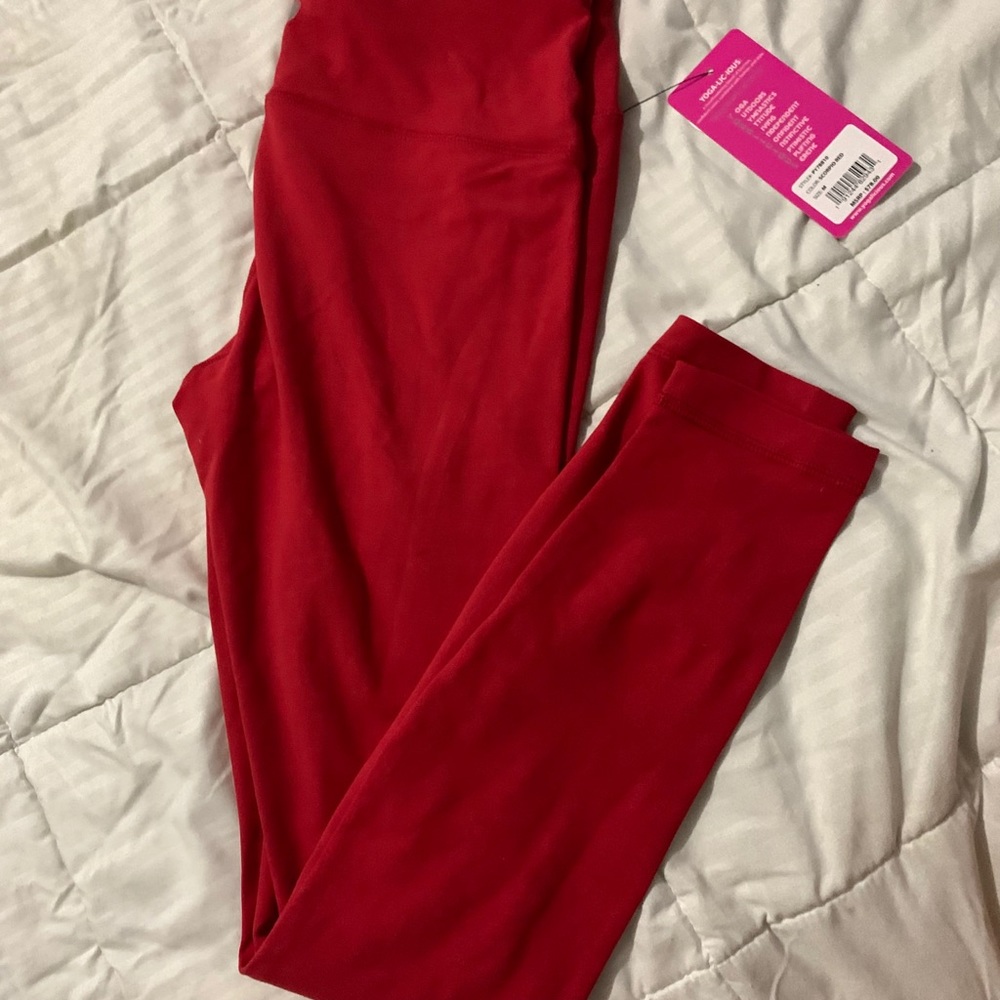 Red yoga leggings